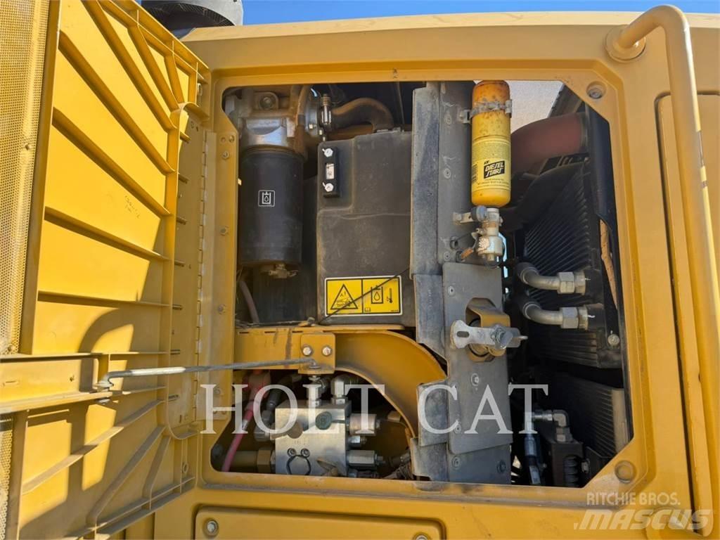 CAT 140M2 AWD Greideriai