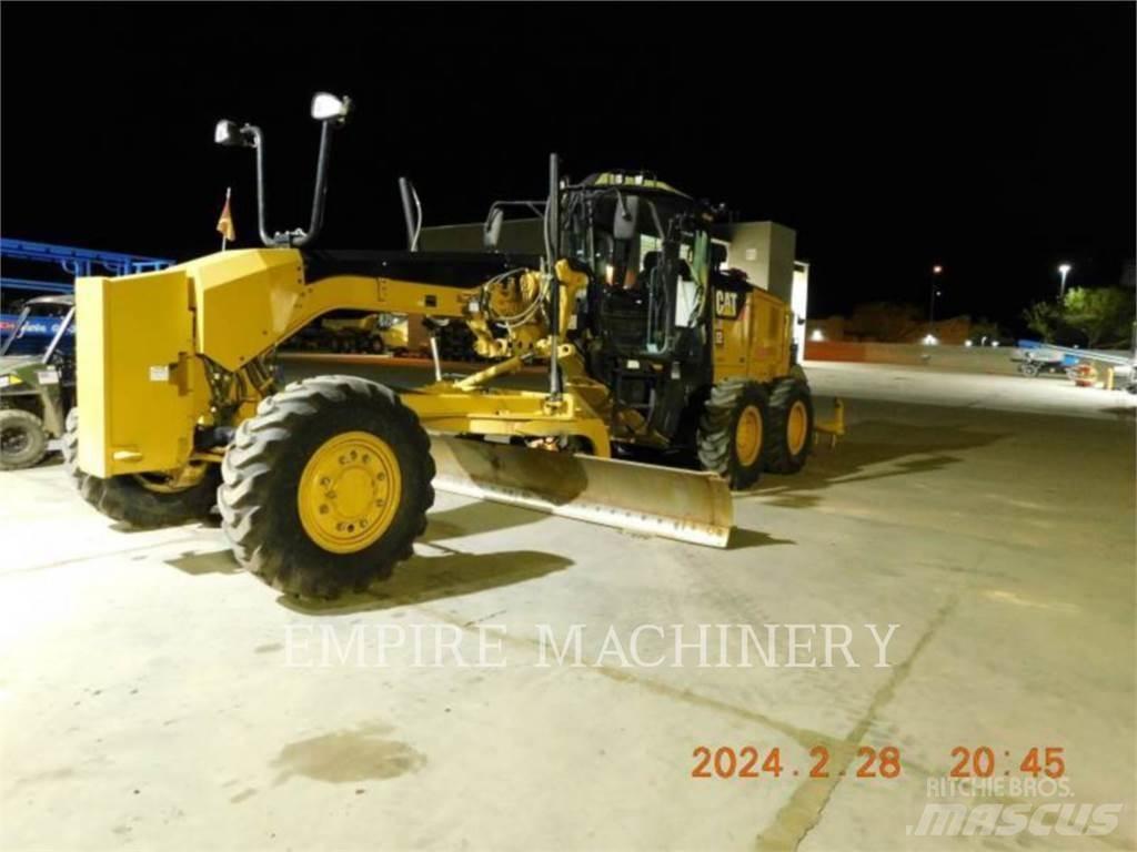 CAT 140M2 AWD Greideriai