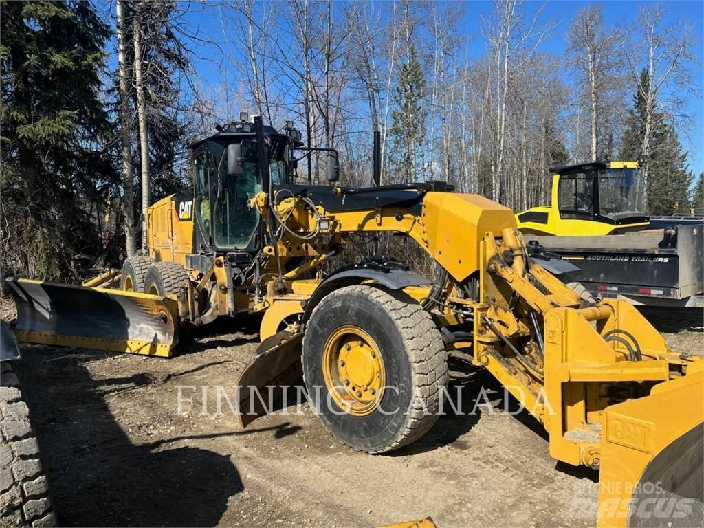CAT 140M2 AWD Greideriai