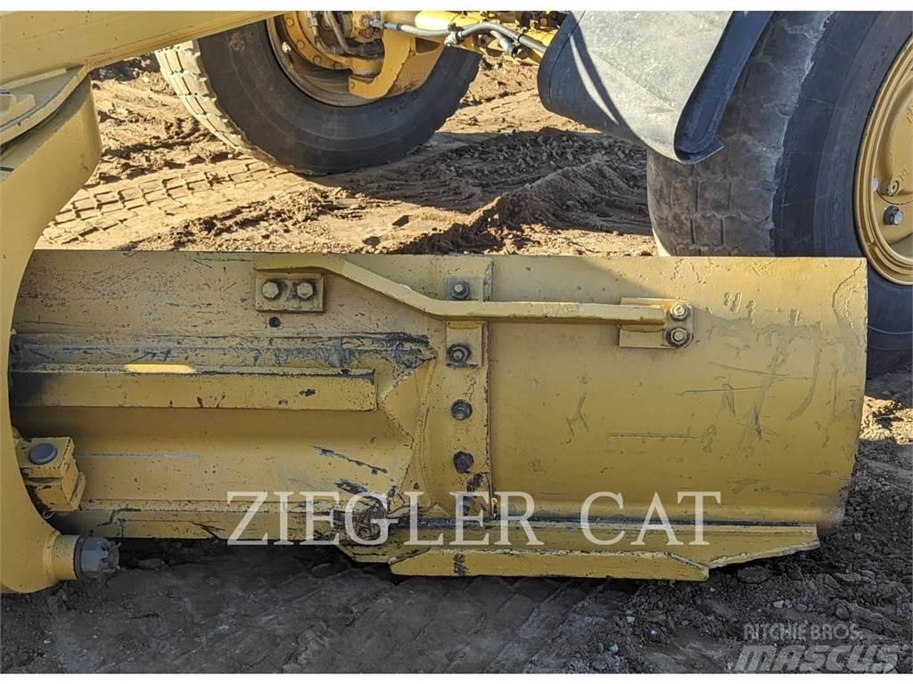 CAT 140M2AWD Greideriai