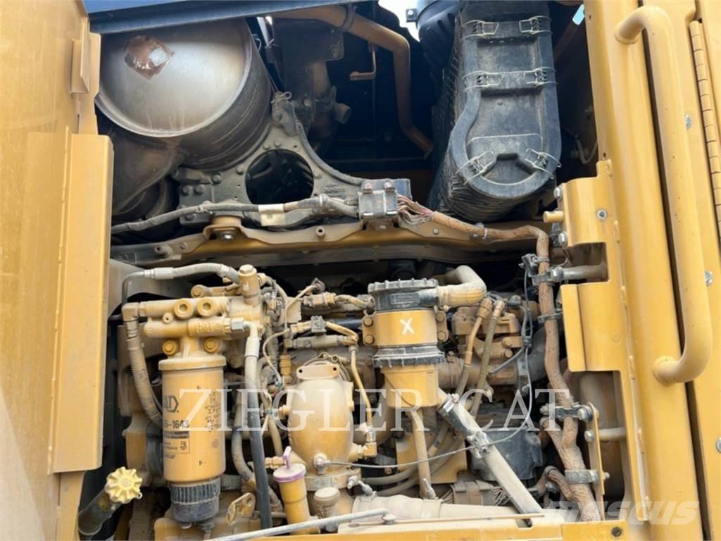 CAT 140M2AWD Greideriai