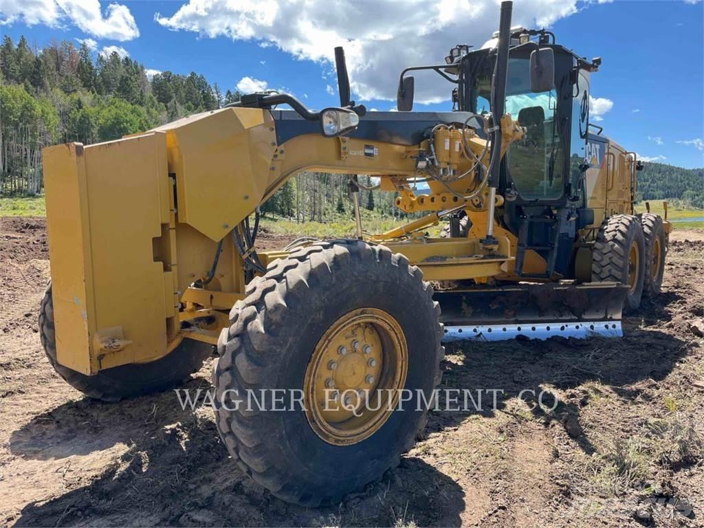 CAT 140M3 Greideriai