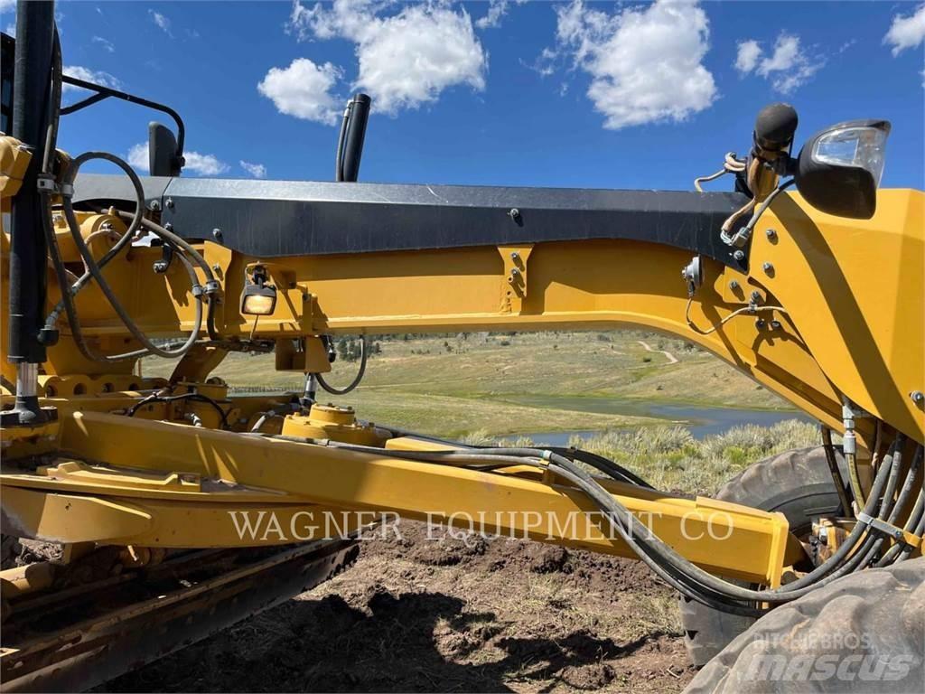 CAT 140M3 Greideriai