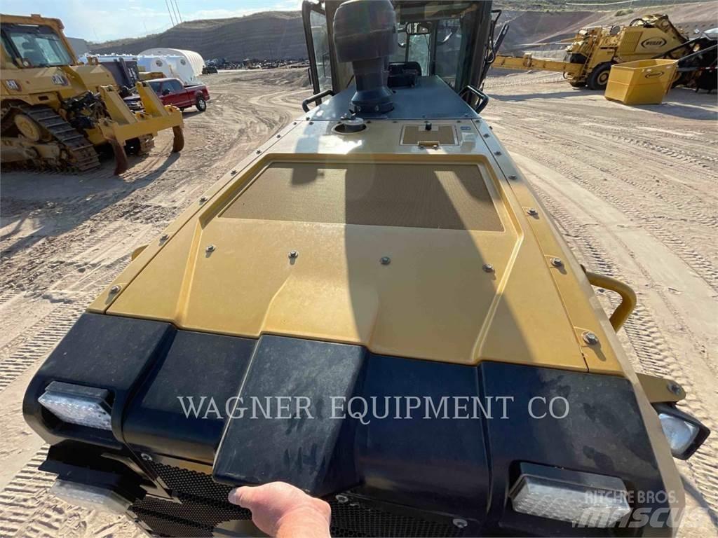 CAT 140M3 Greideriai