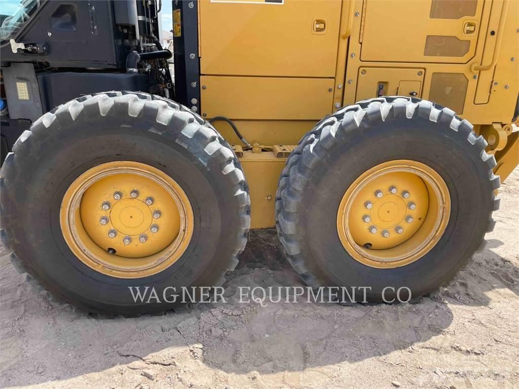 CAT 140M3 Greideriai
