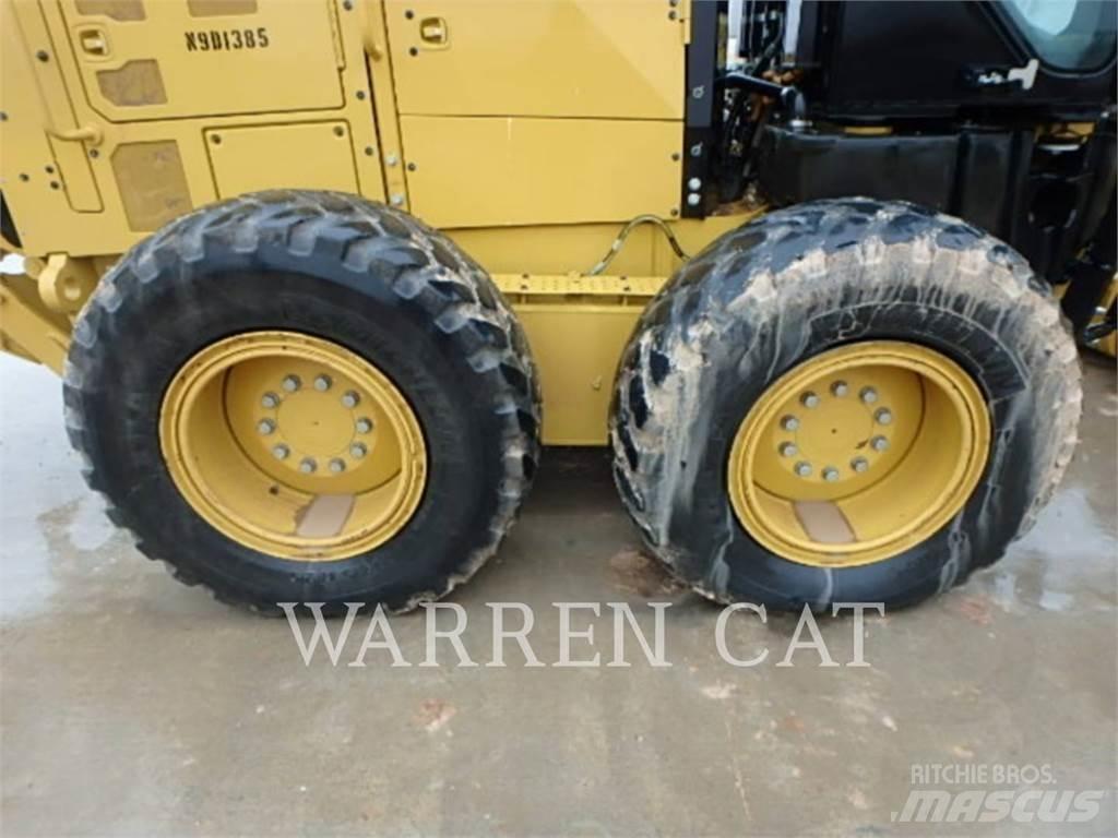 CAT 140M3 Greideriai
