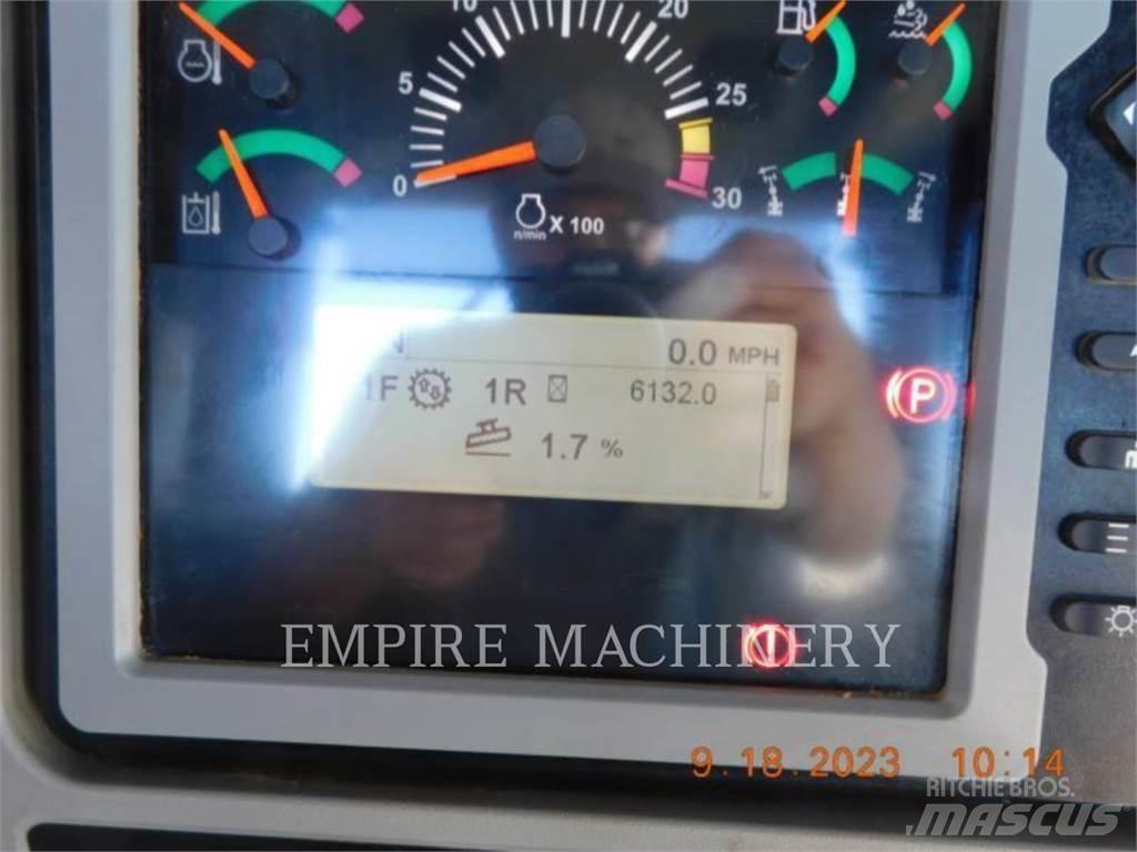 CAT 140M3 Greideriai