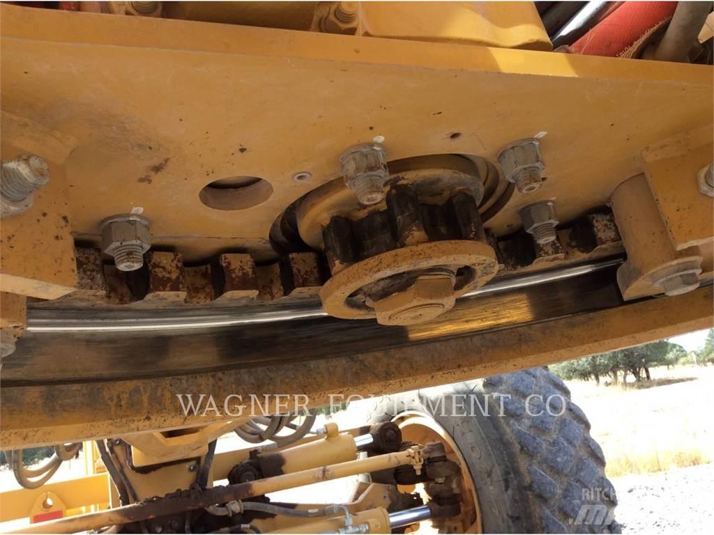 CAT 140M3 Greideriai