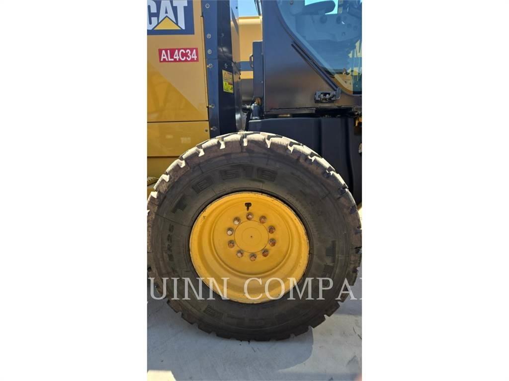 CAT 140M3 Greideriai