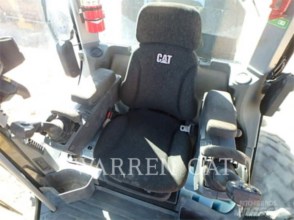 CAT 140M3 Greideriai