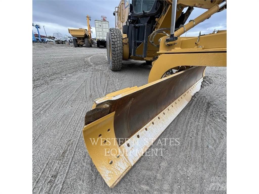 CAT 140M3 Greideriai