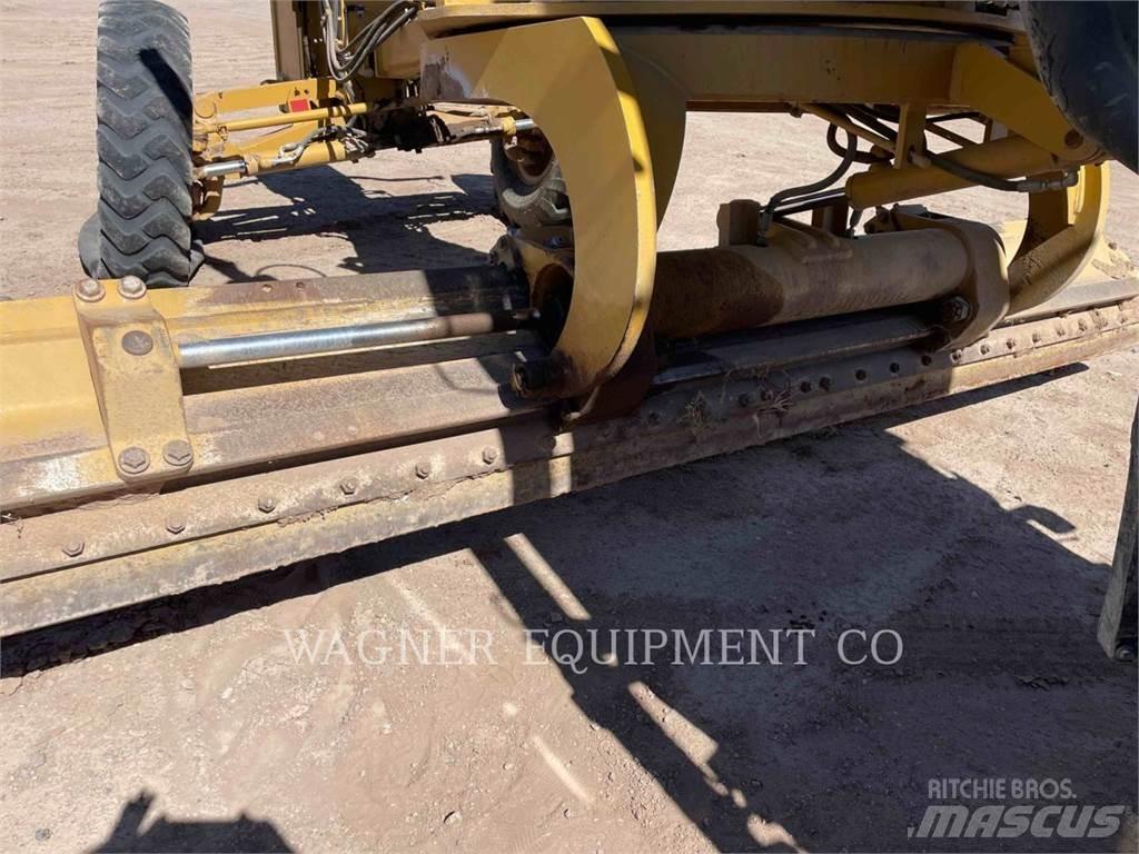CAT 140M3 Greideriai