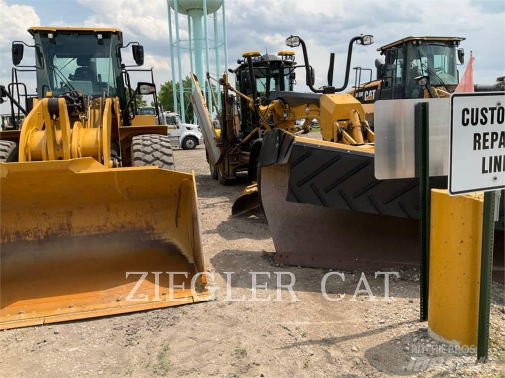 CAT 140M3 Greideriai