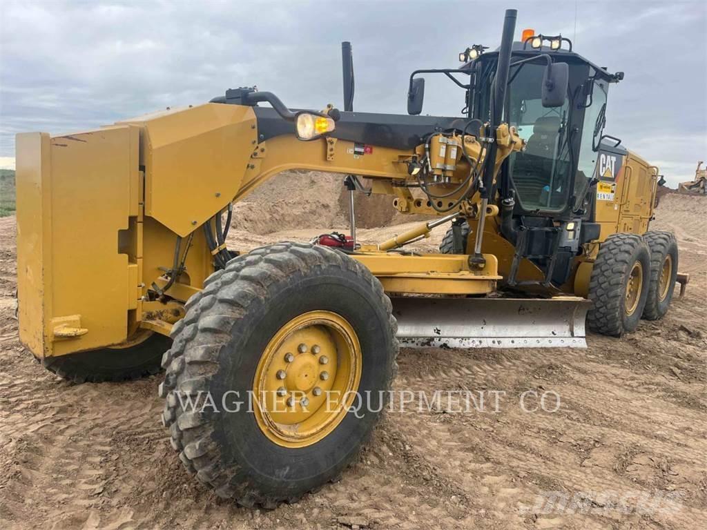 CAT 140M3 Greideriai