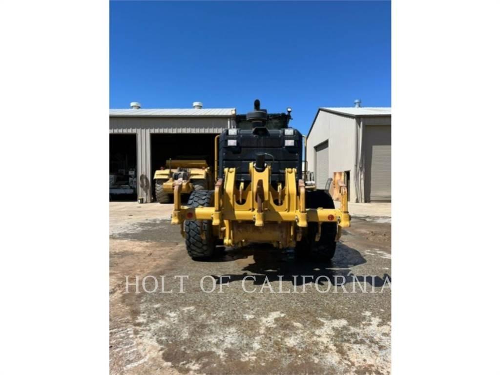 CAT 140M3 Greideriai