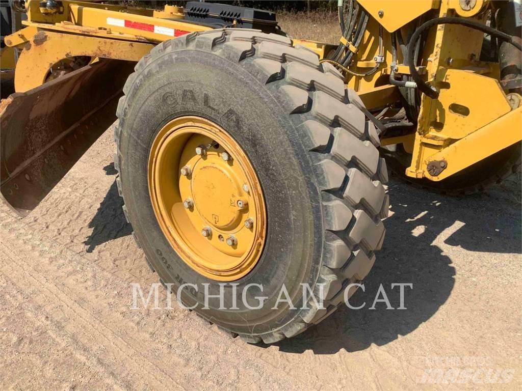 CAT 140M3 AWD Greideriai