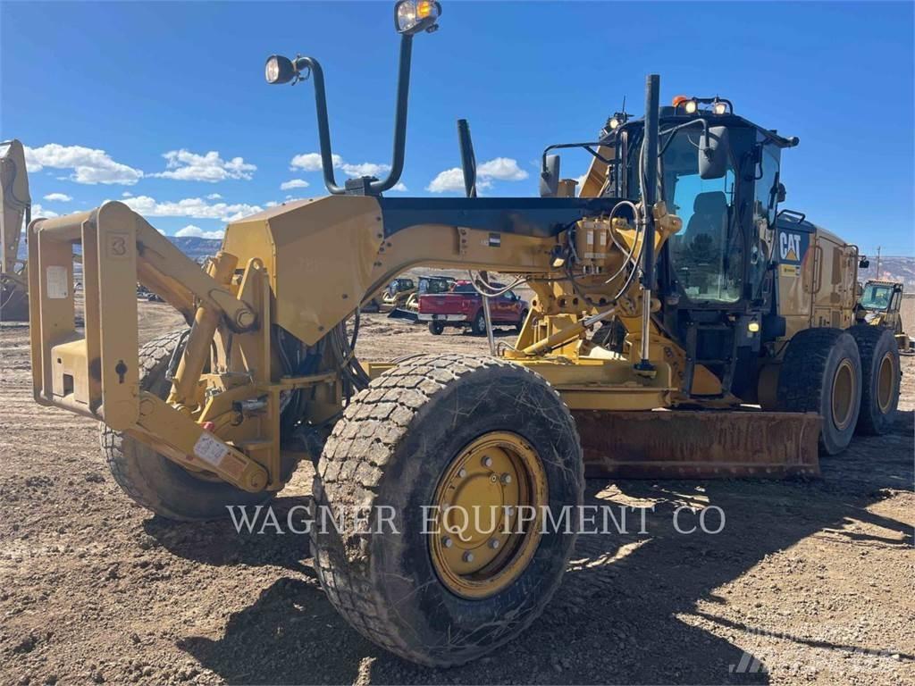 CAT 140M3 AWD Greideriai