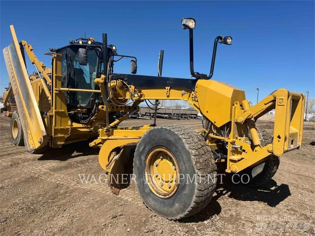 CAT 140M3 AWD Greideriai