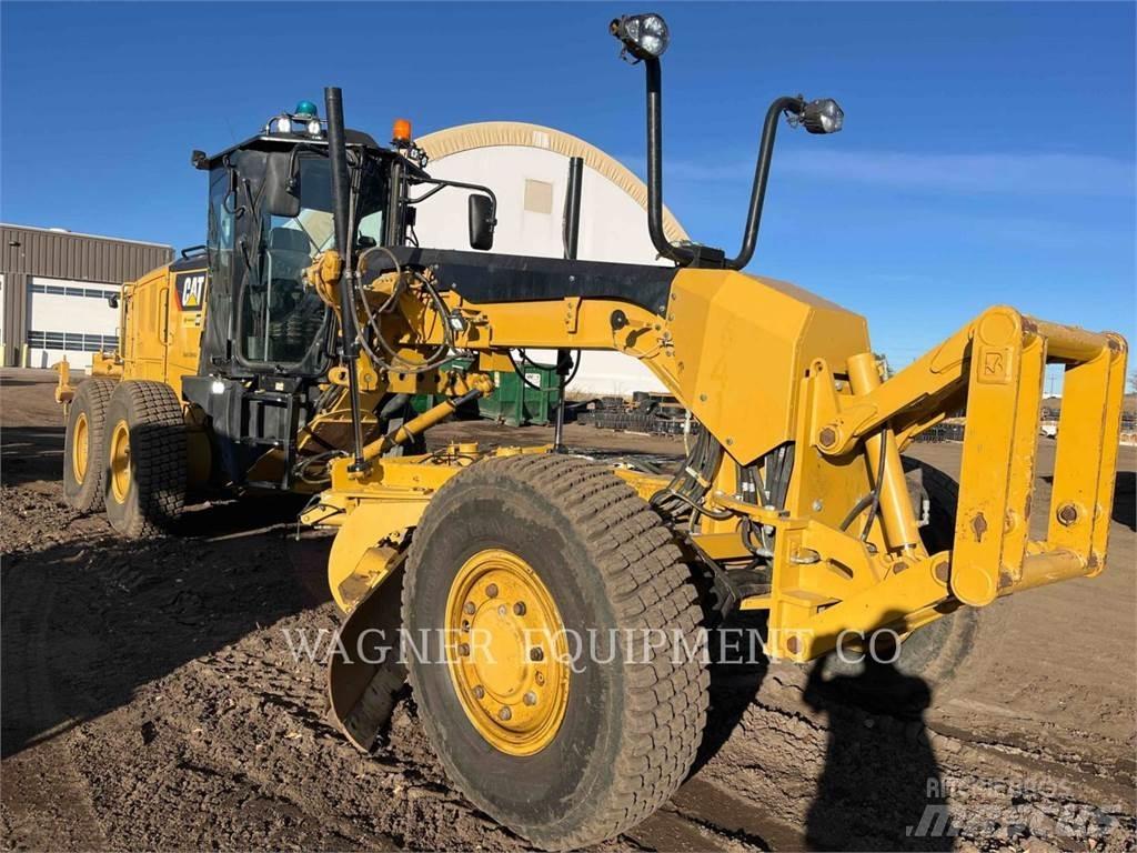 CAT 140M3 AWD Greideriai