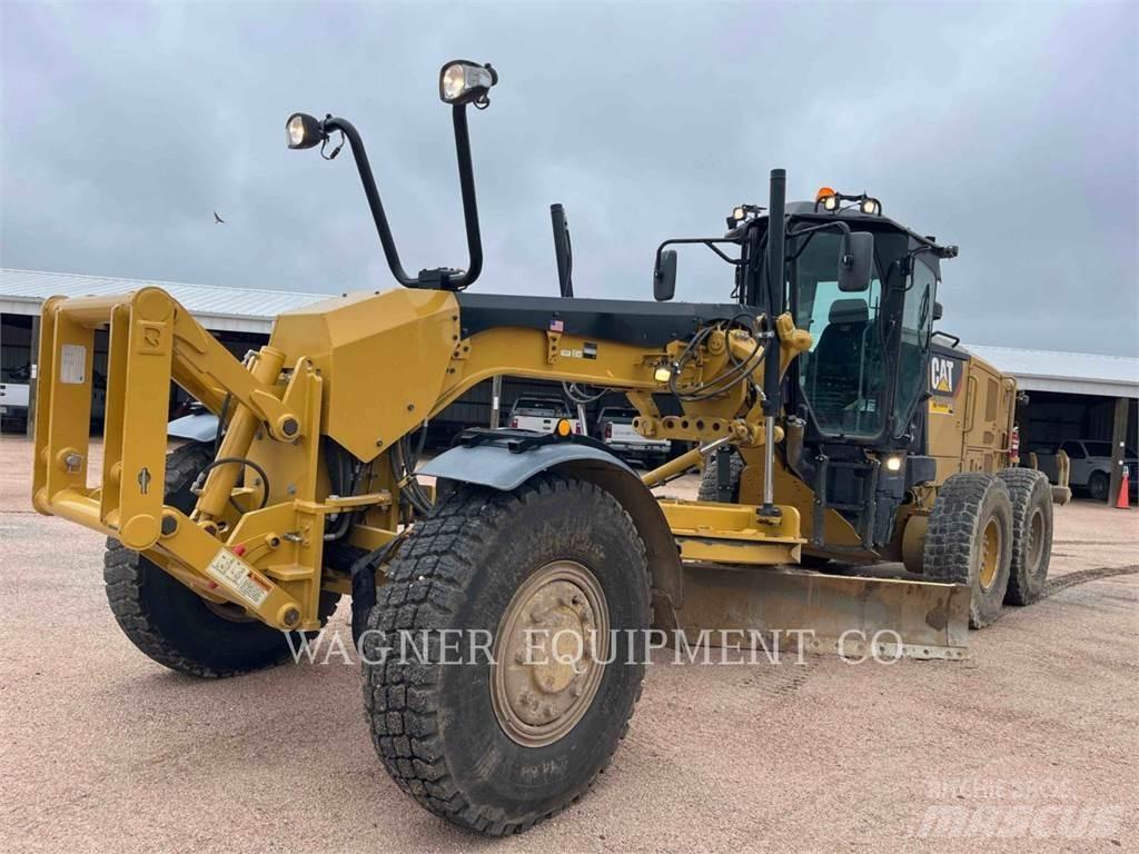 CAT 140M3 AWD Greideriai