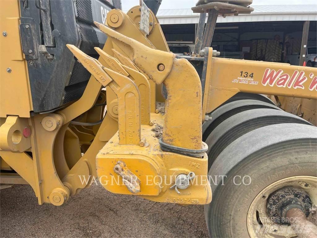CAT 140M3 AWD Greideriai