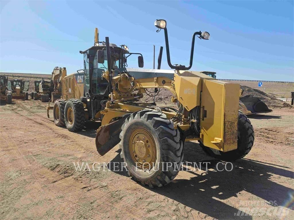 CAT 140M3 AWD Greideriai