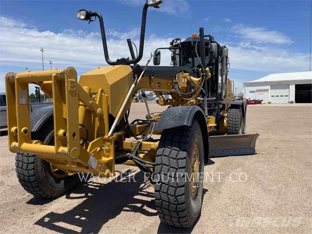CAT 140M3 AWD Greideriai