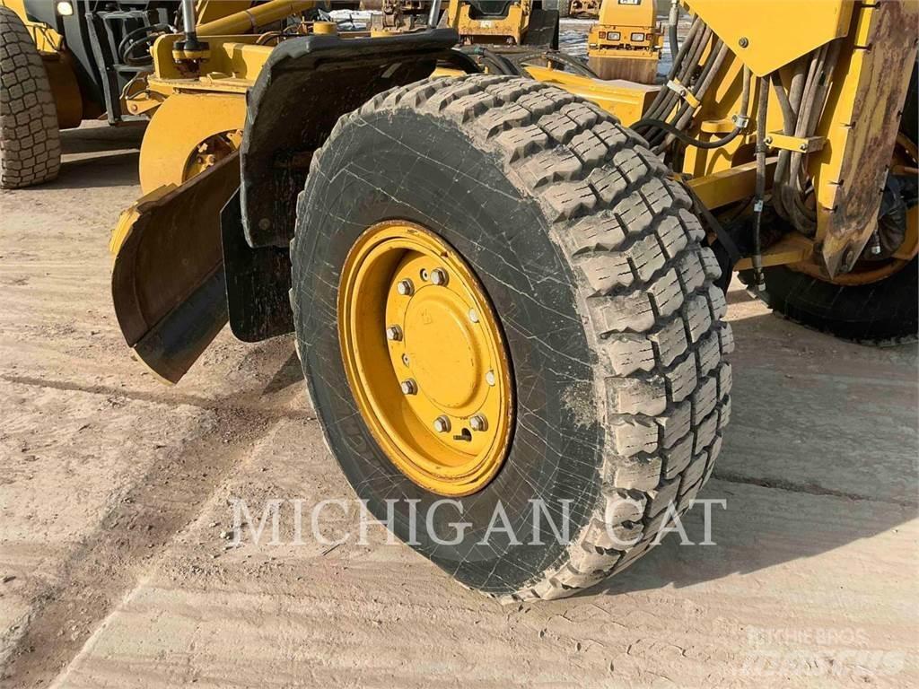 CAT 140M3 AWD Greideriai