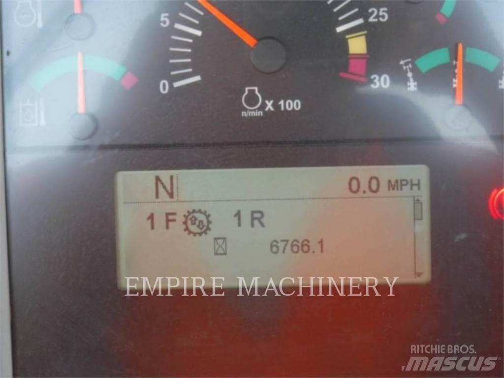 CAT 140M3 AWD Greideriai
