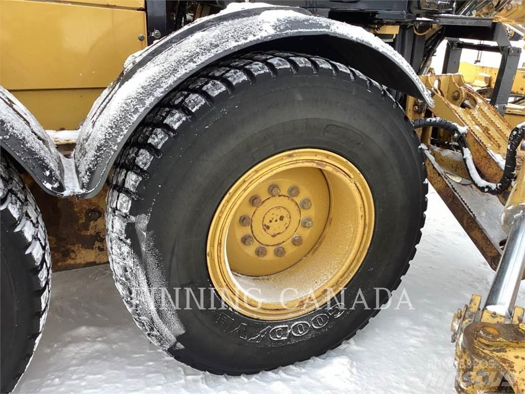 CAT 140M3 AWD Greideriai