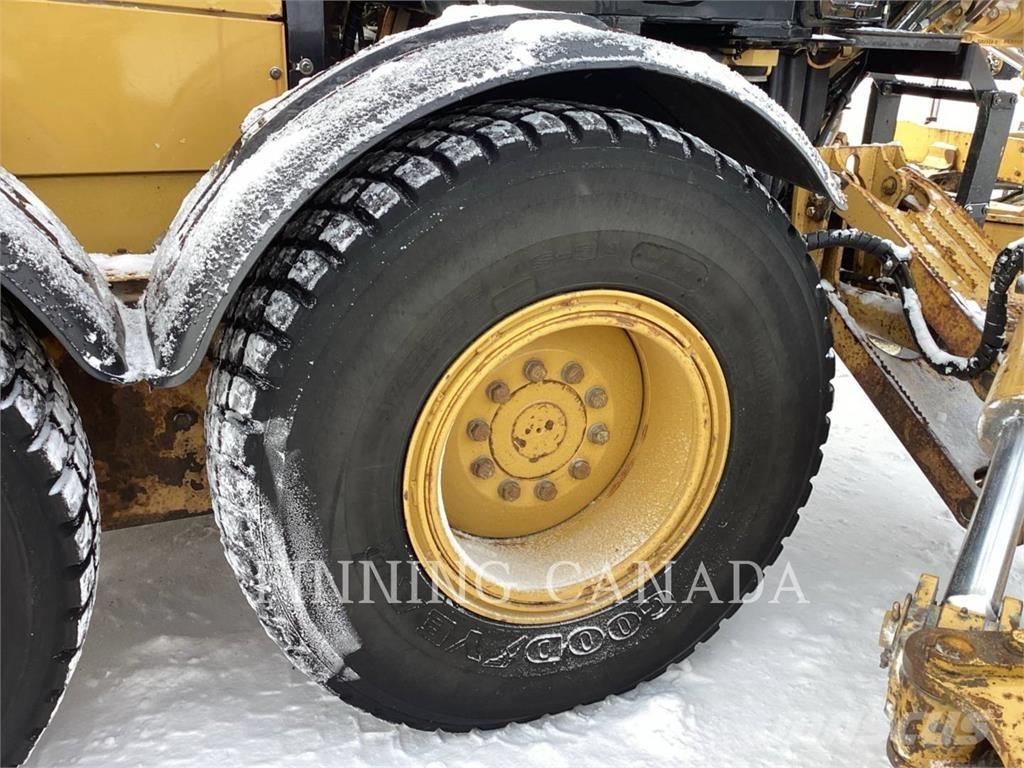 CAT 140M3 AWD Greideriai