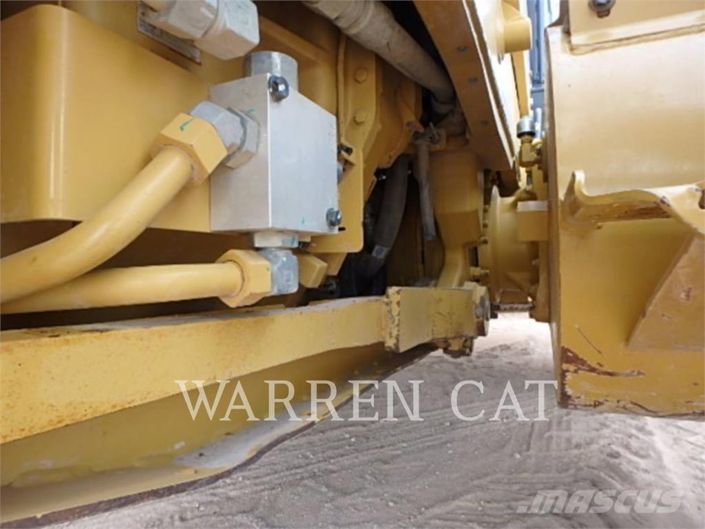 CAT 140M3 AWD Greideriai