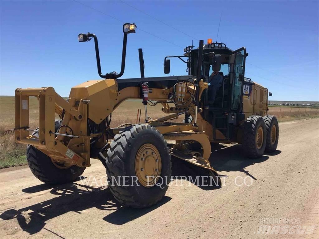 CAT 140M3 AWD Greideriai