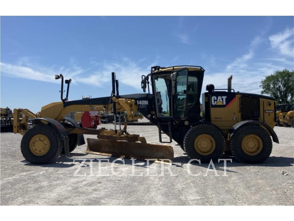 CAT 140MAWD Greideriai