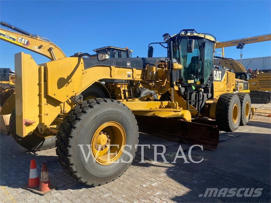 CAT 14M Greideriai