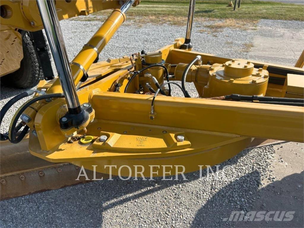 CAT 150-15AWD Greideriai