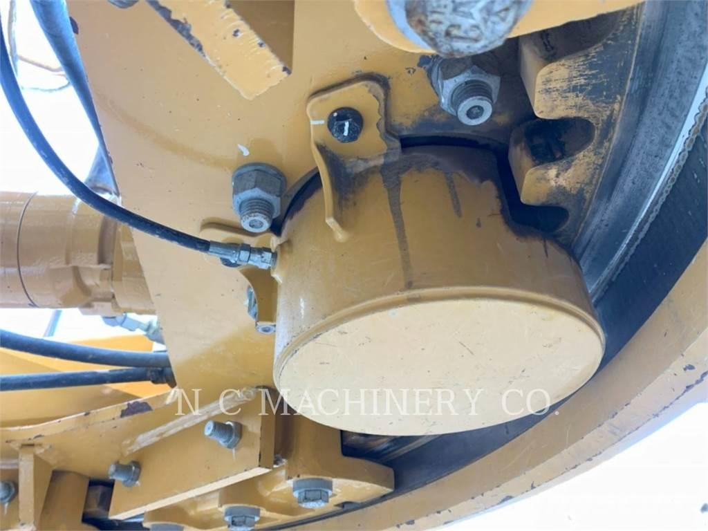 CAT 150-15AWD Greideriai