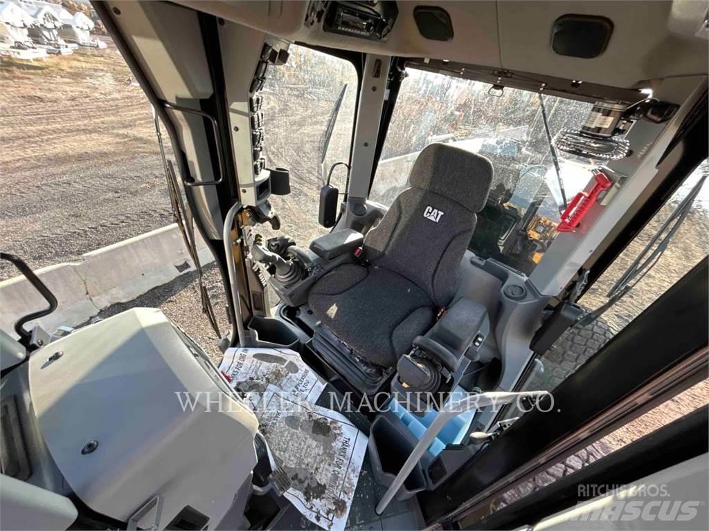 CAT 150 AWD Greideriai