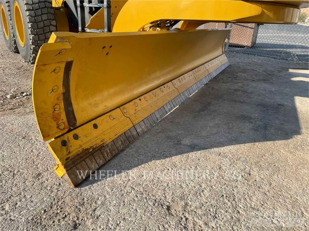 CAT 150 AWD Greideriai