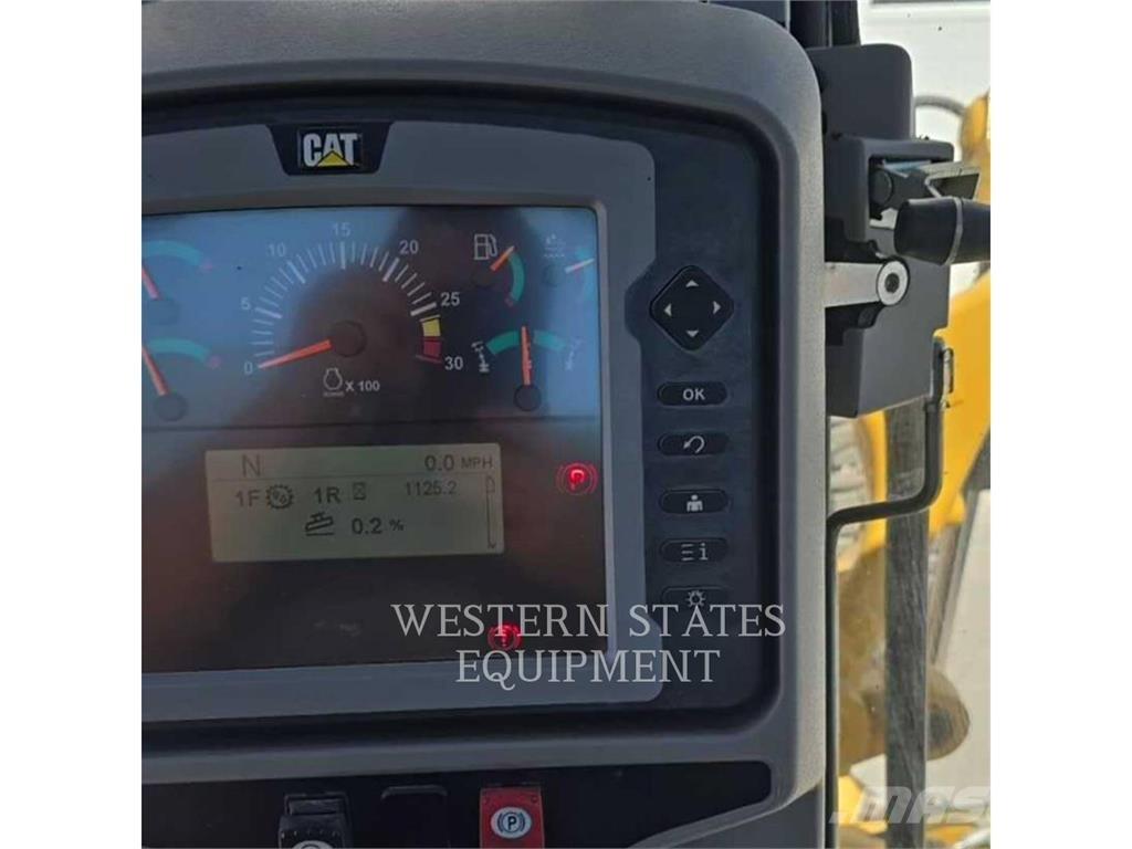 CAT 150 AWD Greideriai
