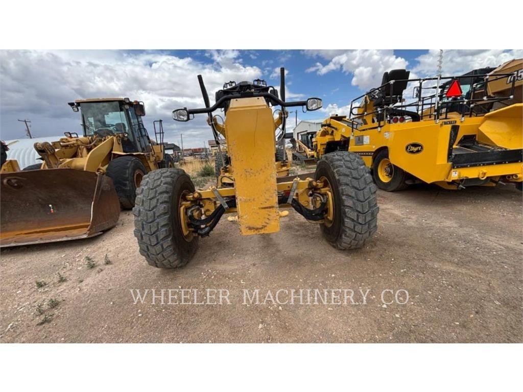CAT 150 AWD Greideriai