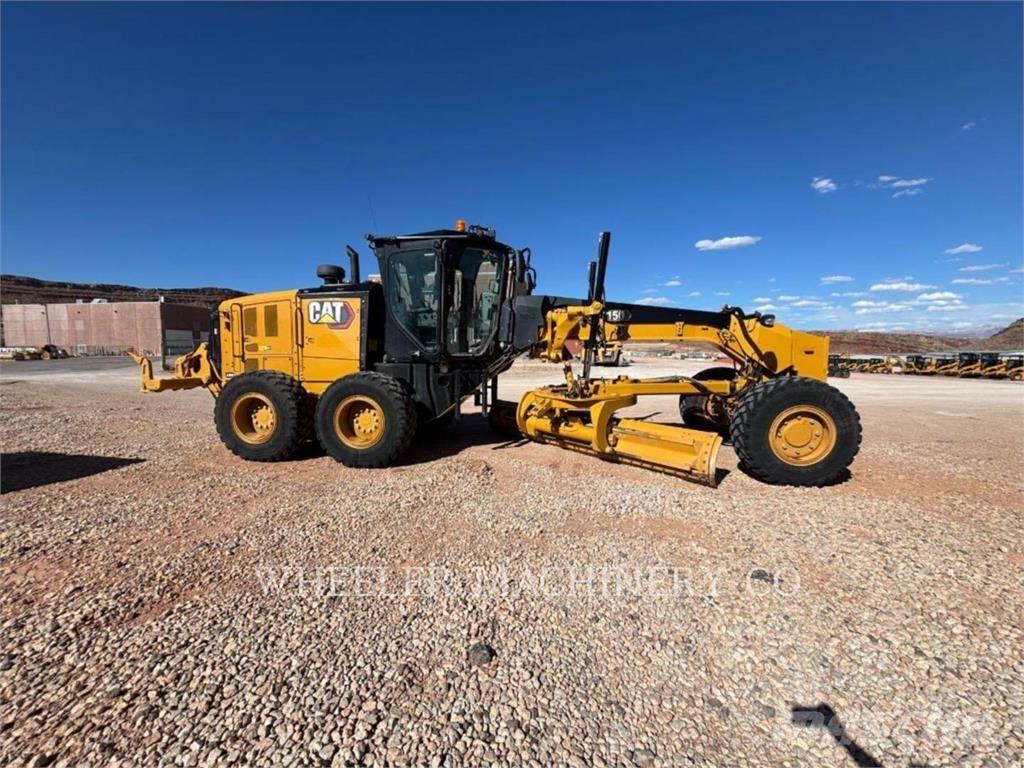 CAT 150 AWD Greideriai