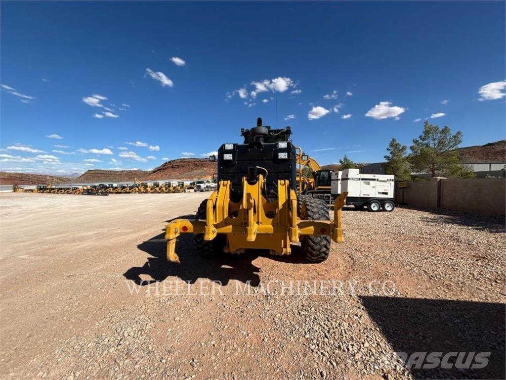 CAT 150 AWD Greideriai