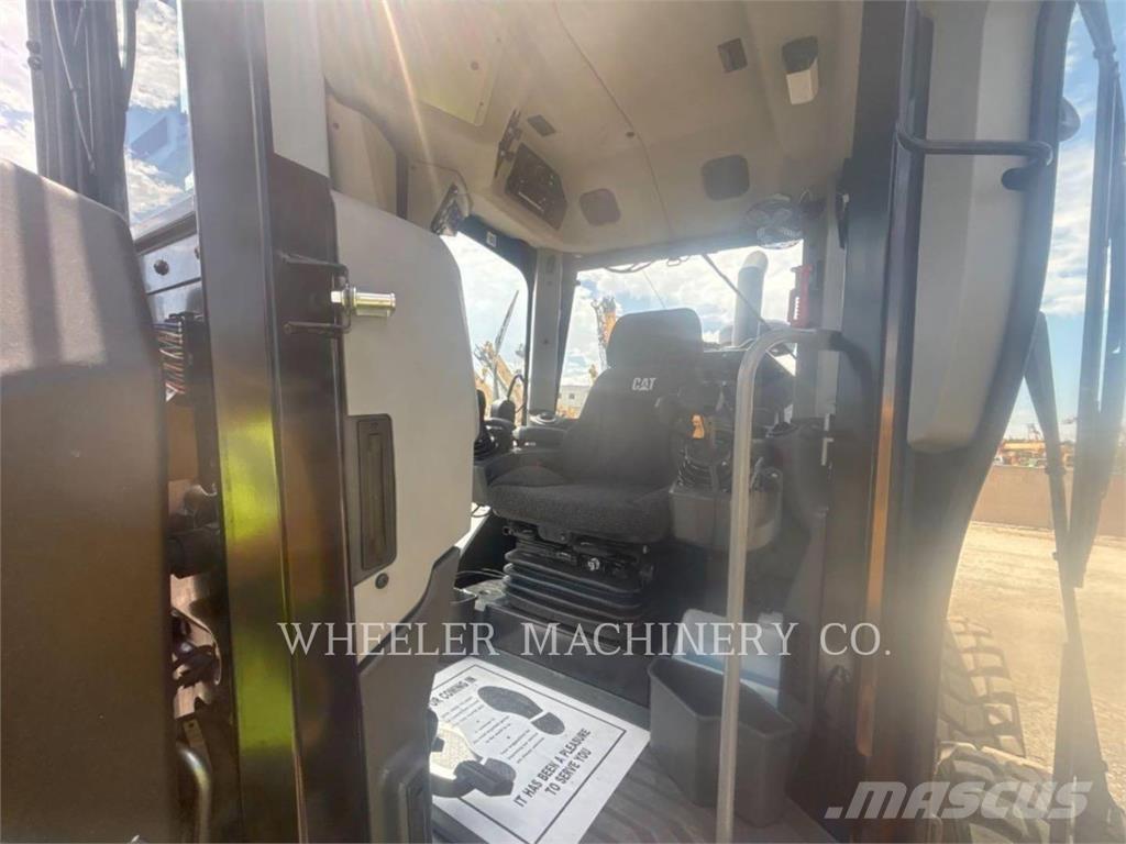 CAT 150 AWD Greideriai