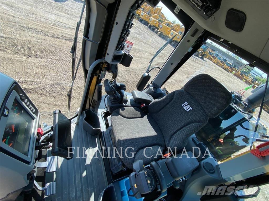 CAT 150 AWD Greideriai
