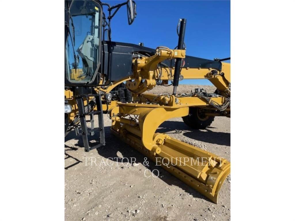 CAT 16 Greideriai