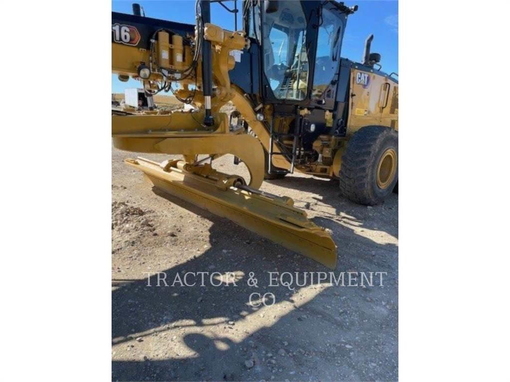 CAT 16 Greideriai