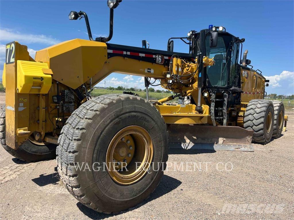 CAT 16 Greideriai