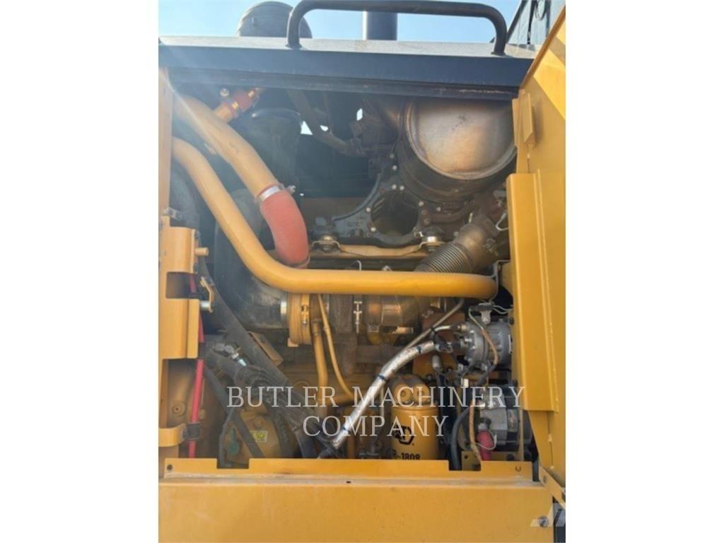 CAT 160M2AWD Greideriai