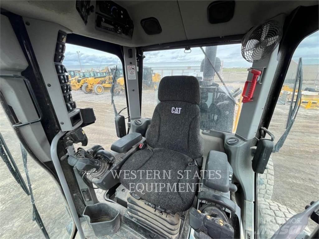 CAT 160M3 Greideriai